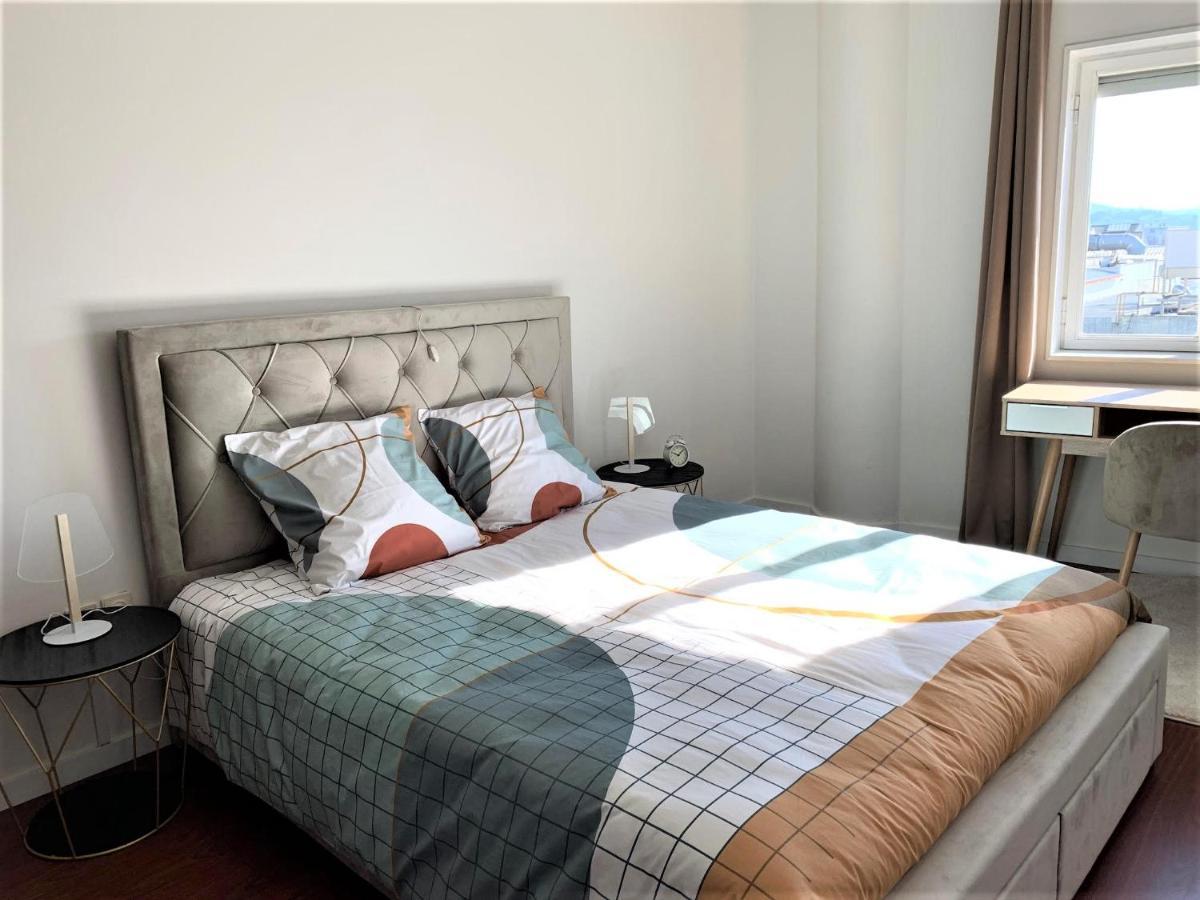 Apartamento Charm City Center Apt 140M2 & Free Parking Braga Exterior foto