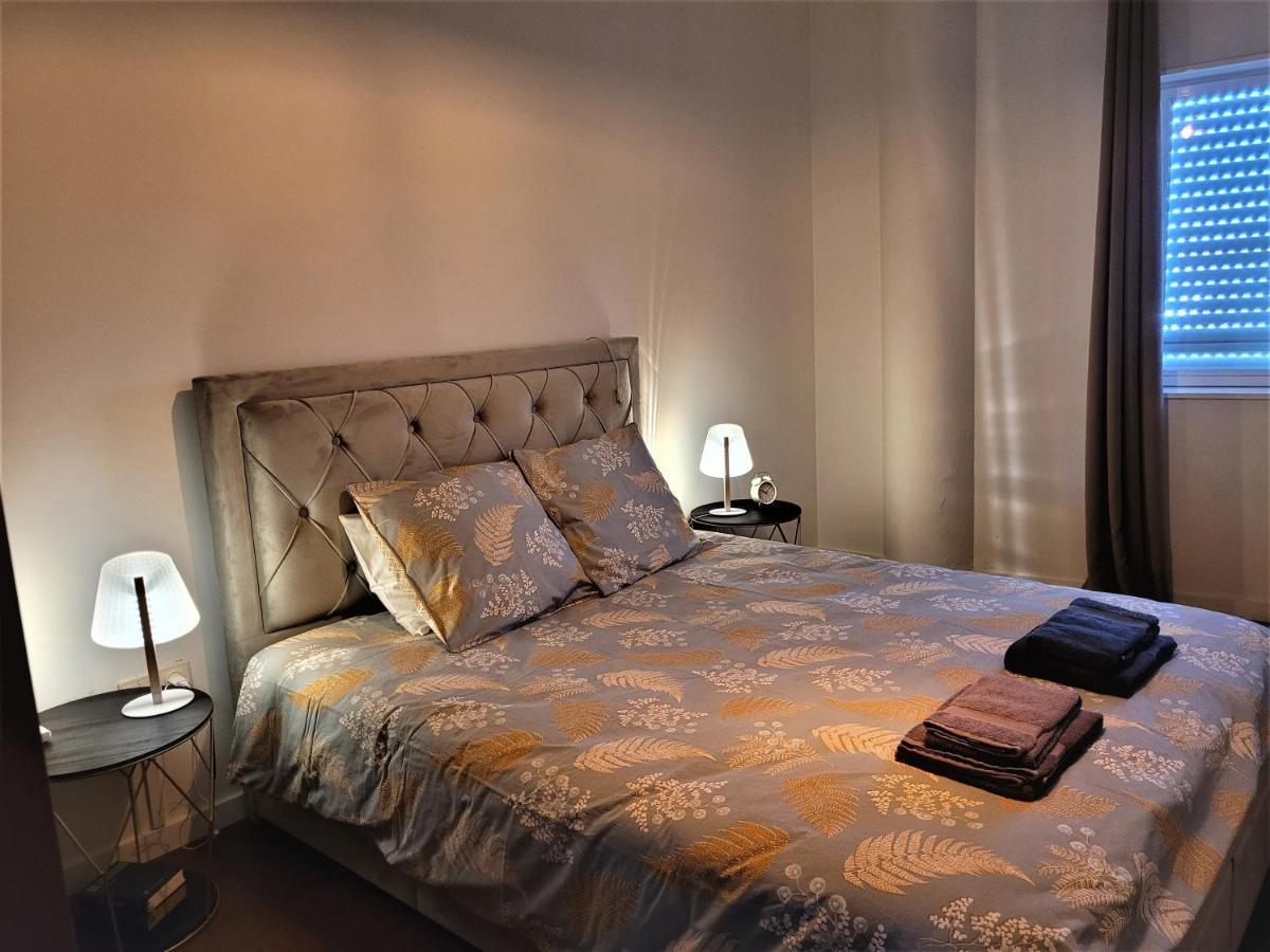 Apartamento Charm City Center Apt 140M2 & Free Parking Braga Exterior foto
